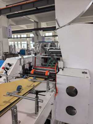 Машина для герметизации и резки пакетов Kraft Paper Bag Making Machine с шириной пакета от 420 до 600 мм и 400 сетчатым керамическим печатным роликом
