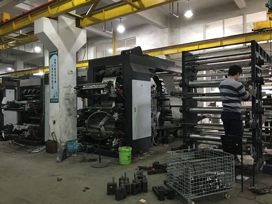 Экономическая 6 печатных машин Flexo барабанчика цвета центральных с ОТРЕЗКОМ ПЛАШКИ 6 цветов УЛЬТРАФИОЛЕТОВЫМ РАЗРЕЗАЯ СЕРВОПРИВОД для автоматического ярлыка стикера