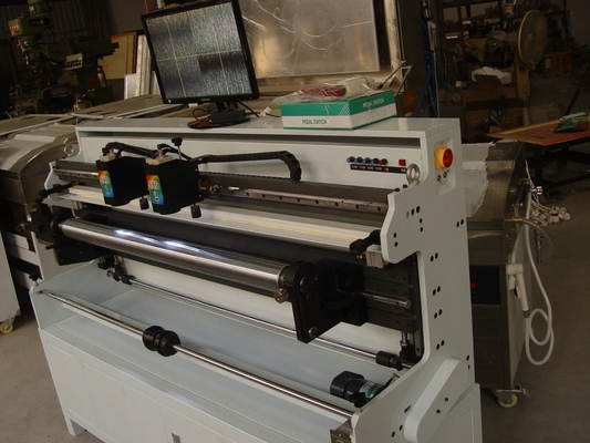 Плита вставляя машину 5000kg Flexo установки для печати плиты цилиндра