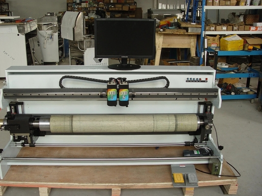 Плита вставляя машину 5000kg Flexo установки для печати плиты цилиндра